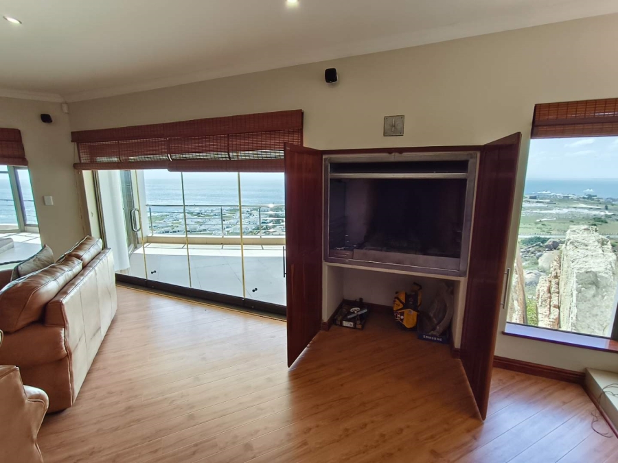 5 Bedroom Property for Sale in Blueberry Hill Western Cape